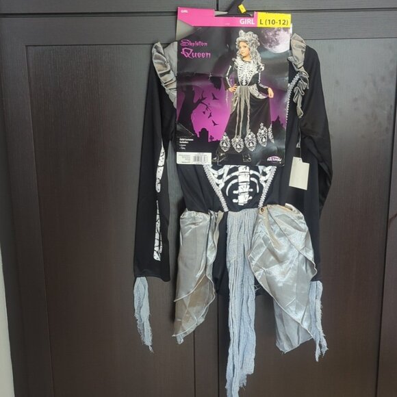 Skeleton Queen Kids Costume Gown And Tiara - Size L 10-12 New - Picture 4 of 7